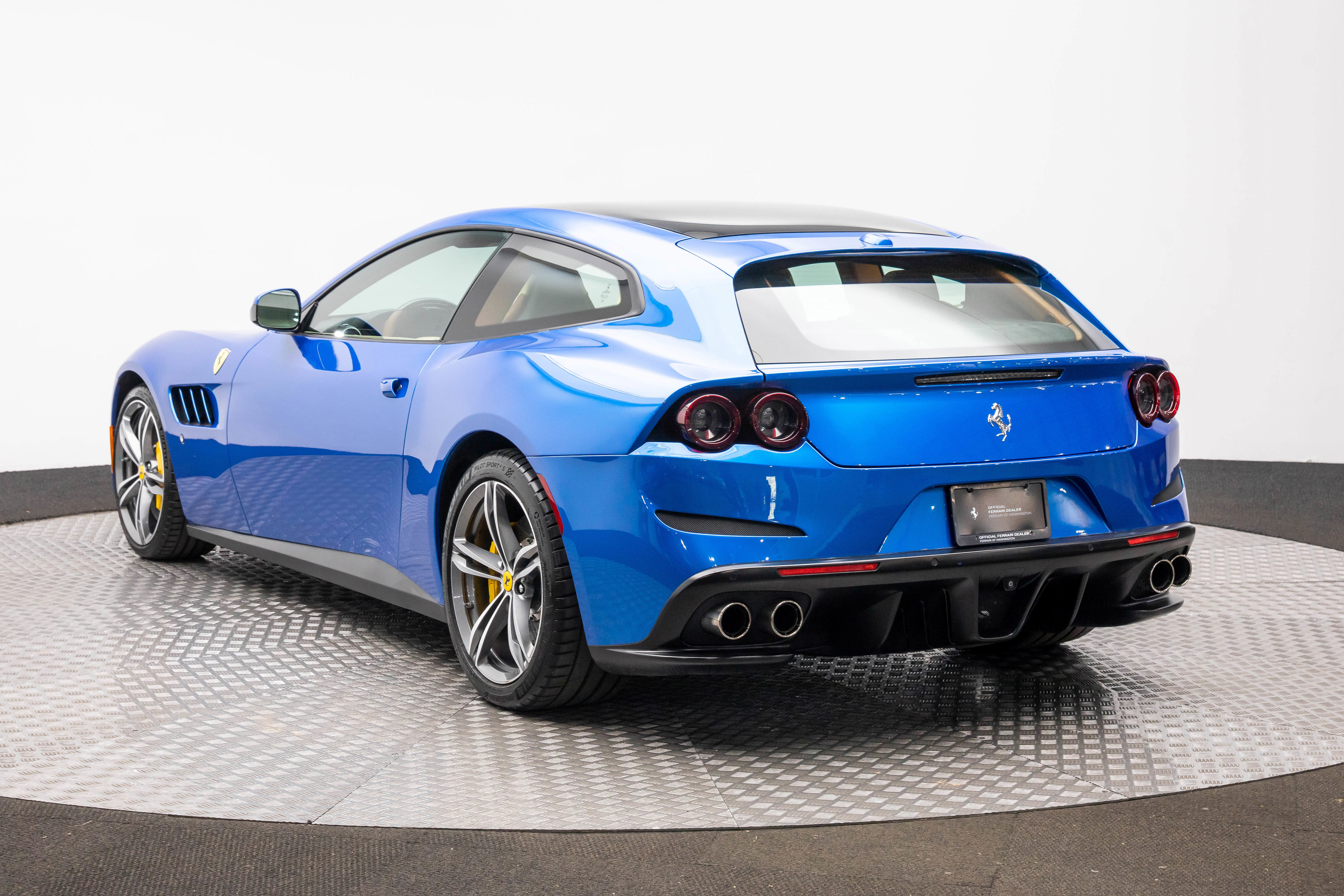 Certified 2018 Ferrari GTC4Lusso image 3