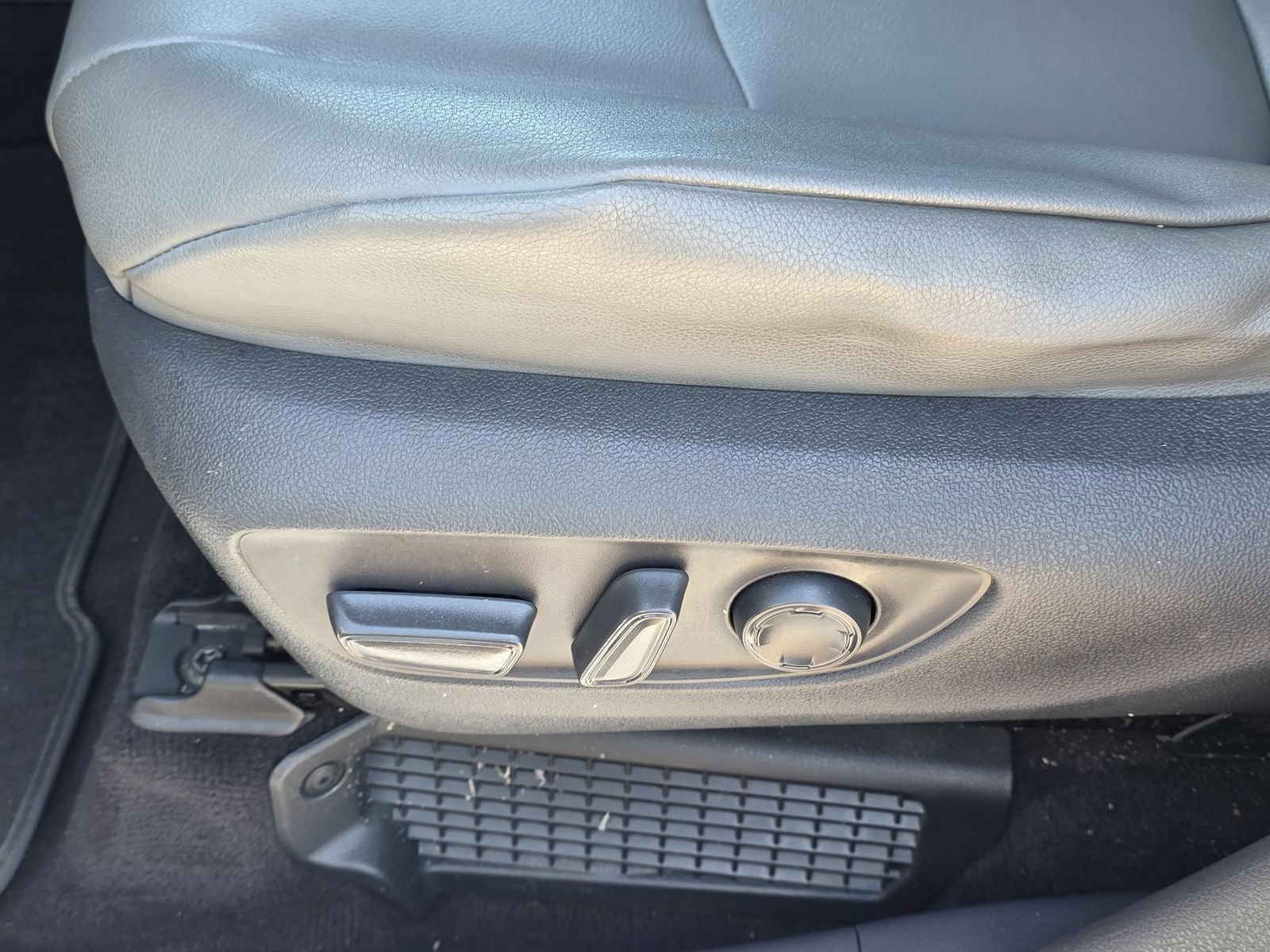 Used 2021 Toyota Sienna XLE FWD image 23