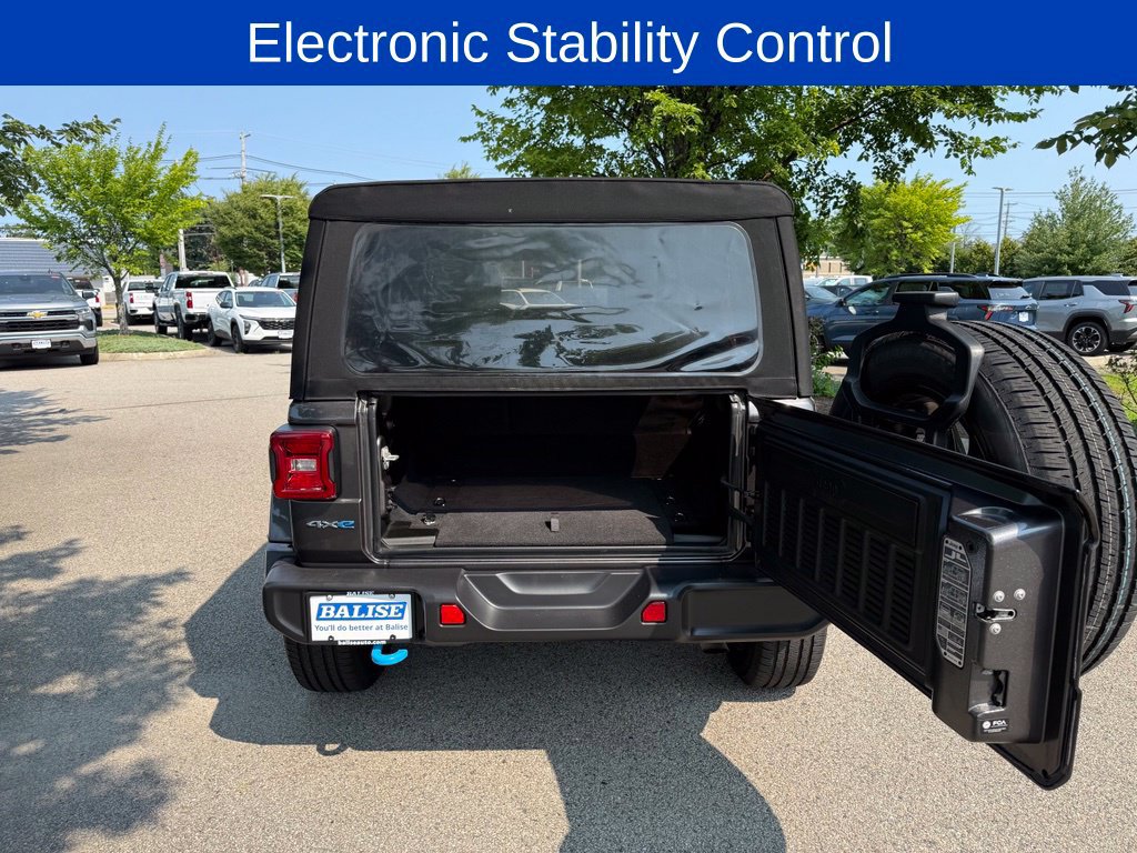 Used 2024 Jeep Wrangler Unlimited Sahara AWD/4WD image 10