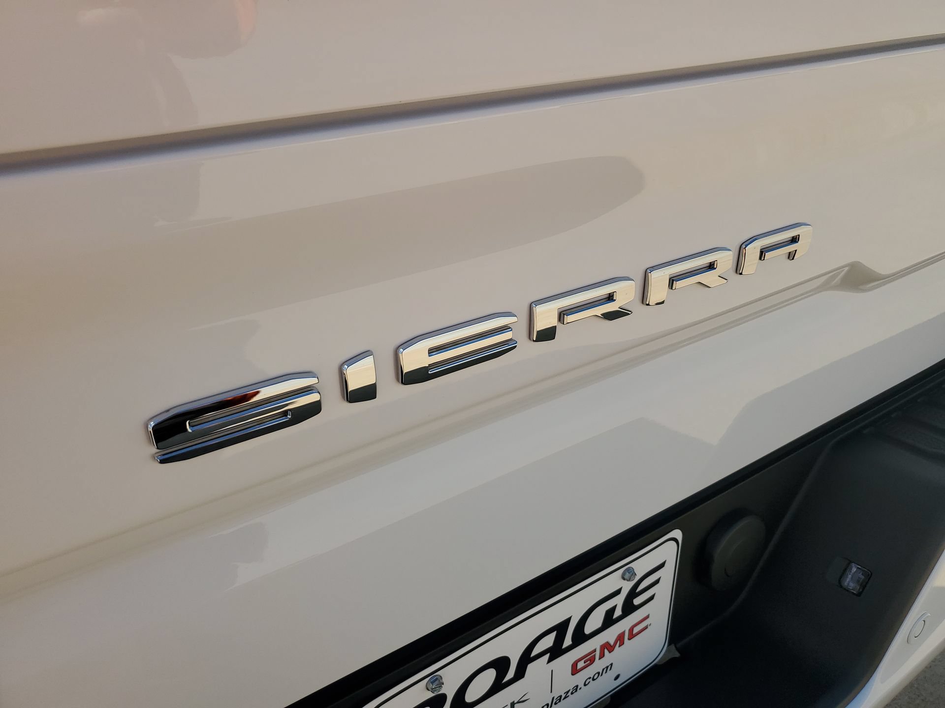 Used 2024 GMC Sierra 1500 AT4 w/ Technology Package AWD/4WD image 38