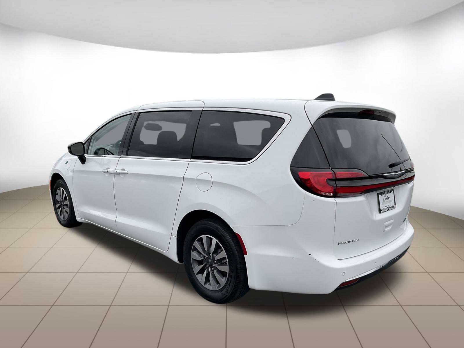 Used 2024 Chrysler Pacifica Select FWD image 5