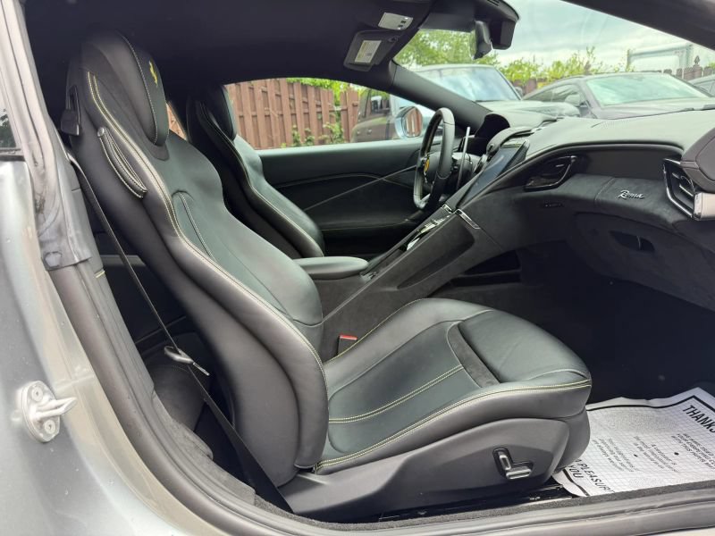 Used 2021 Ferrari Roma RWD image 23