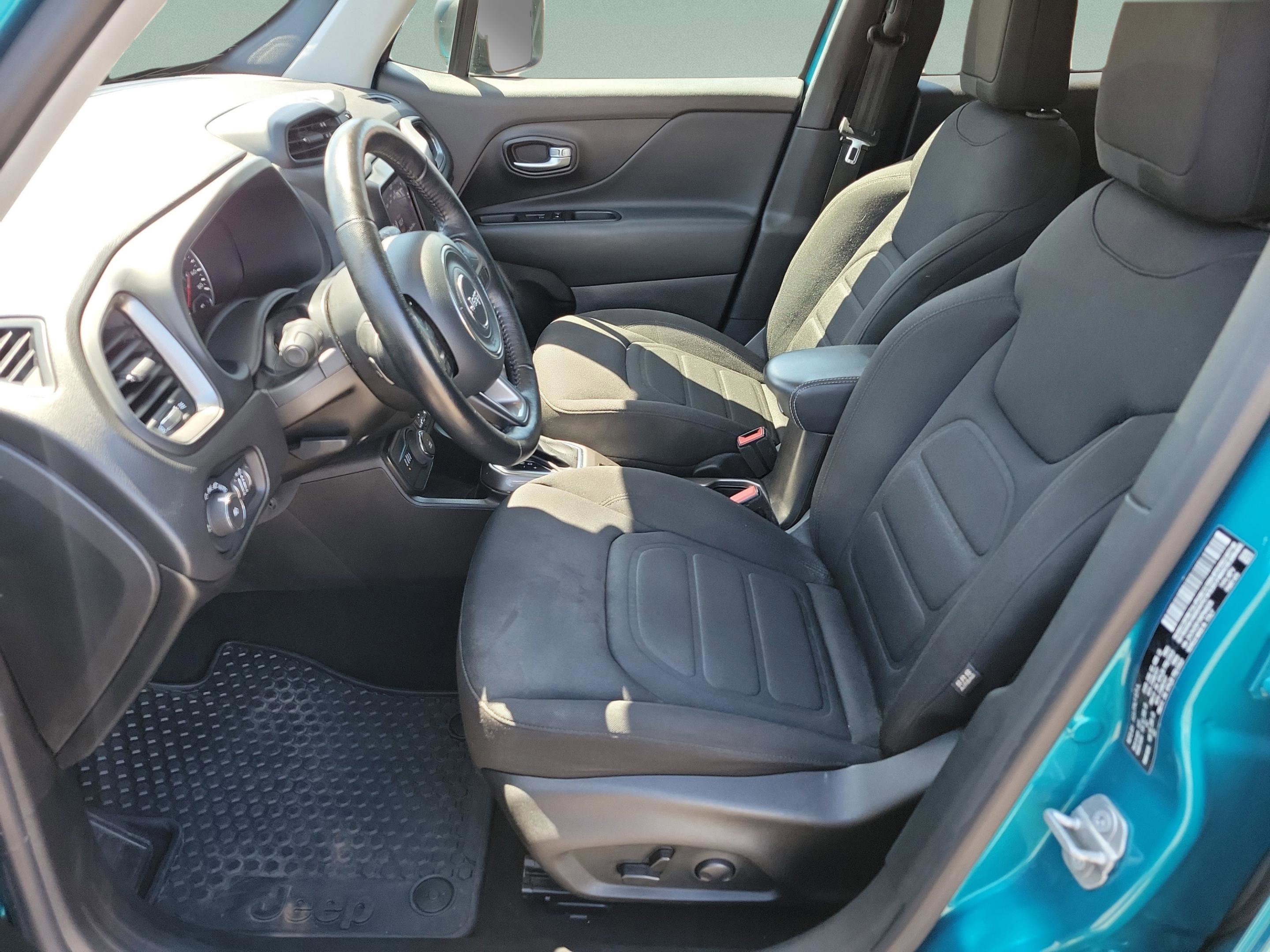 Used 2022 Jeep Renegade Latitude w/ Convenience Group AWD/4WD image 25