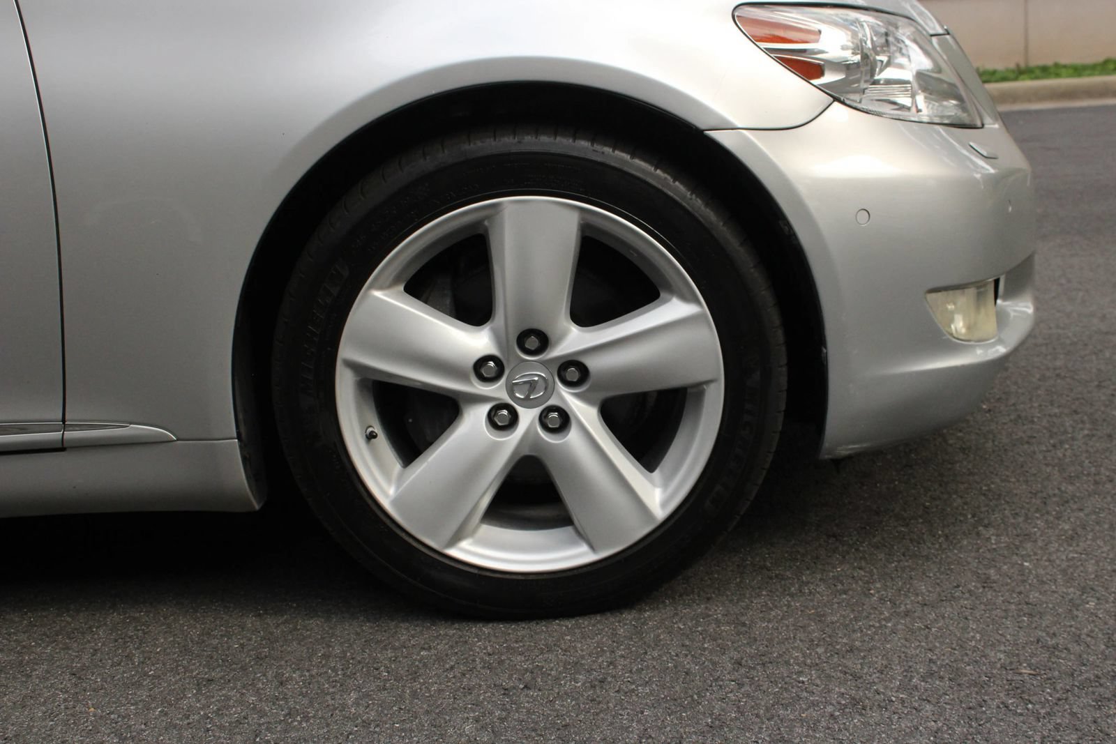 Used 2011 Lexus LS 460 L w/ Luxury Pkg RWD image 4