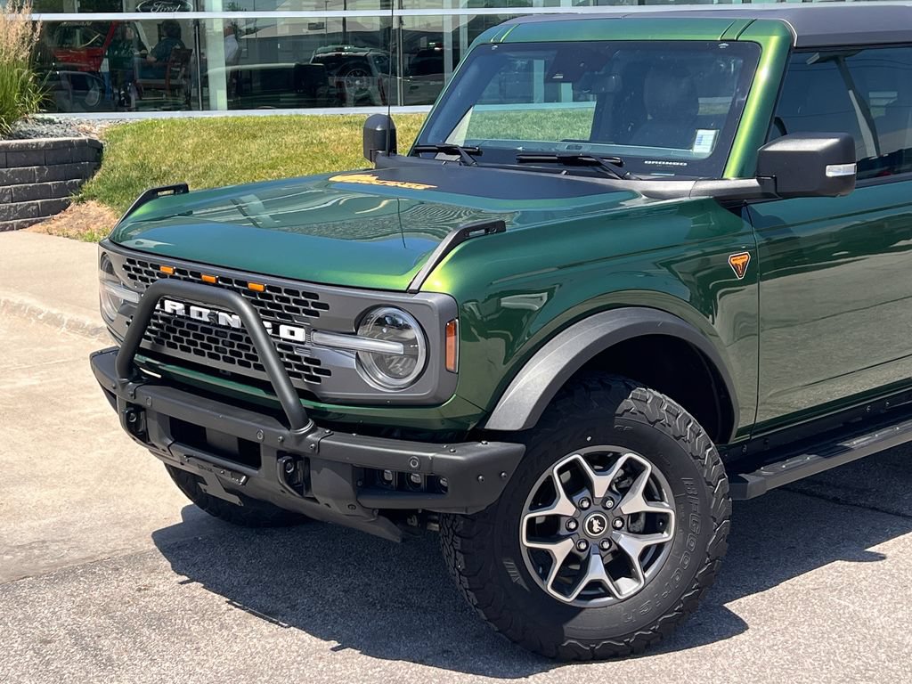 Certified 2022 Ford Bronco Badlands AWD/4WD image 2