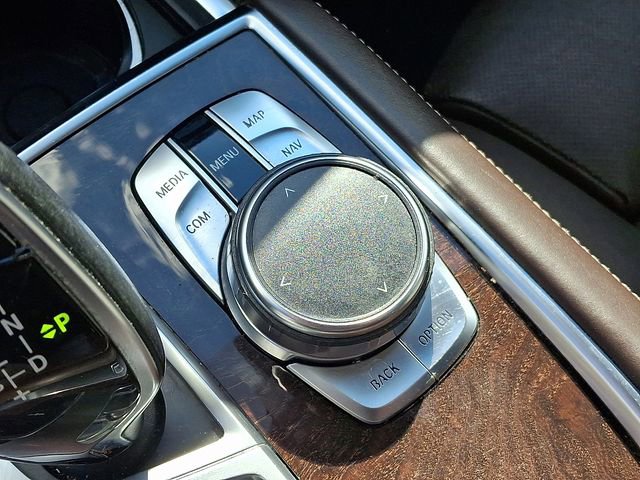 Used 2016 BMW 750i xDrive image 25
