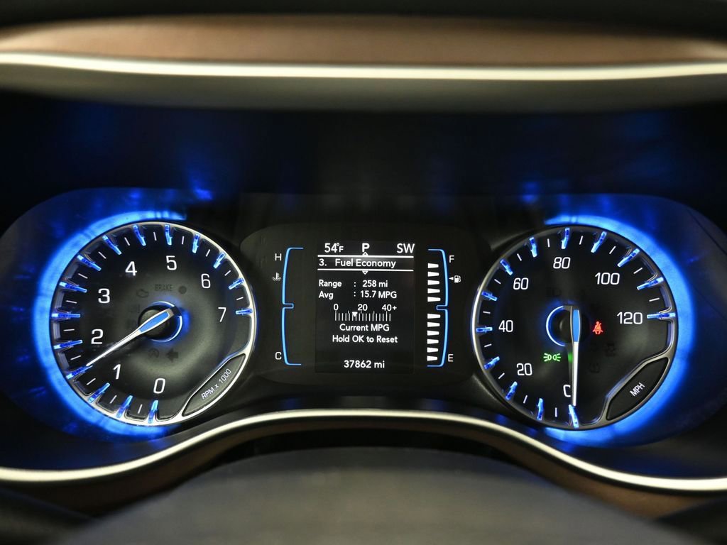 Used 2023 Chrysler Voyager LX image 15