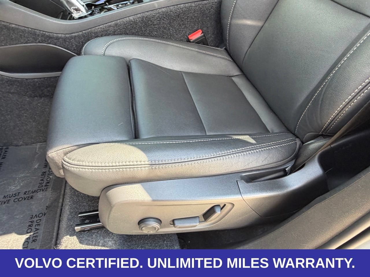 Certified 2026 Volvo XC40 B5 Plus AWD/4WD image 26