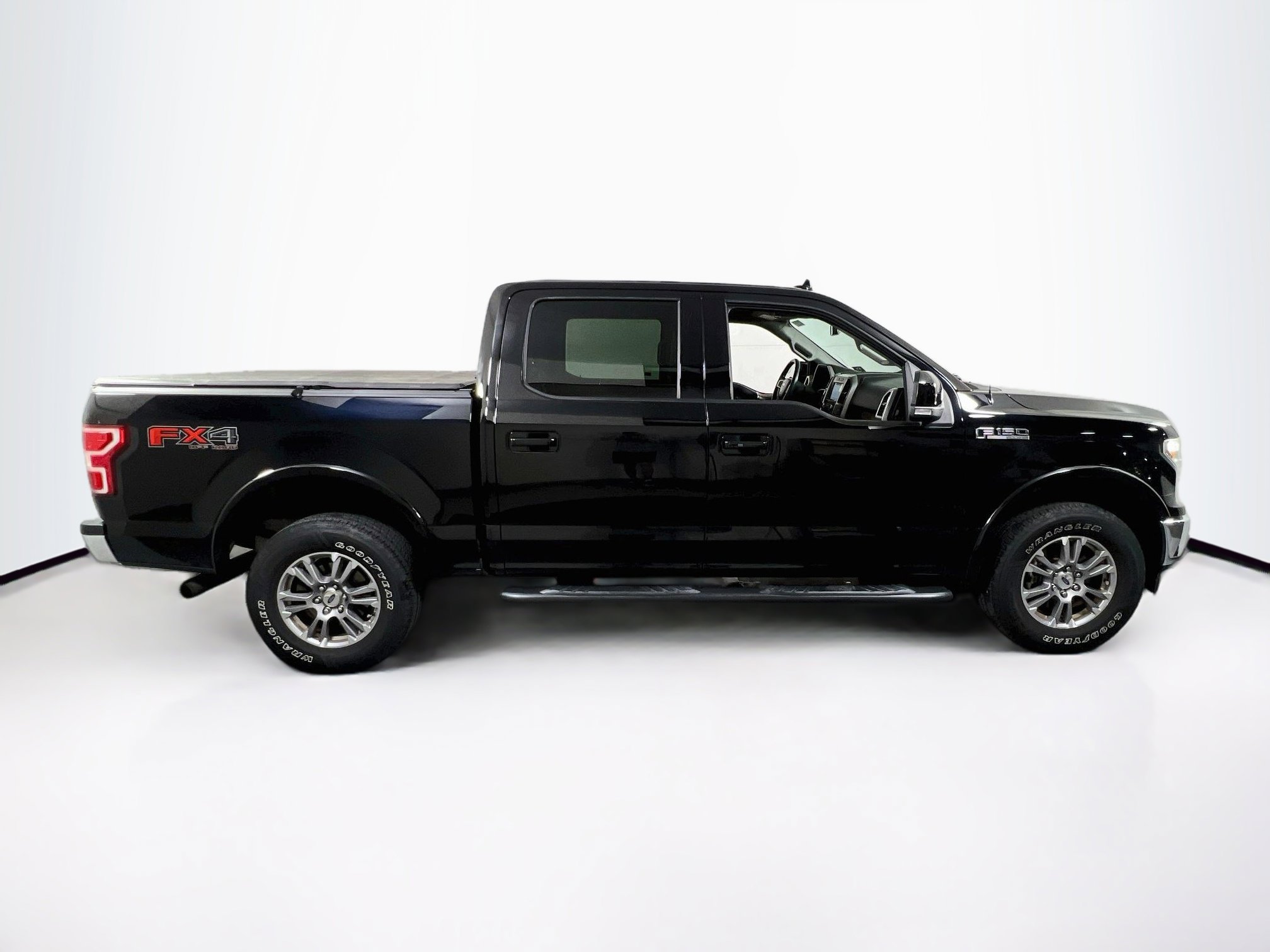 Used 2018 Ford F150 Lariat w/ Max Trailer Tow Package image 4