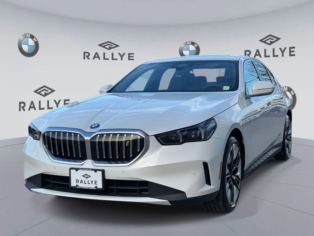 Certified 2024 BMW i5 eDrive40i w/ Convenience Package image 3