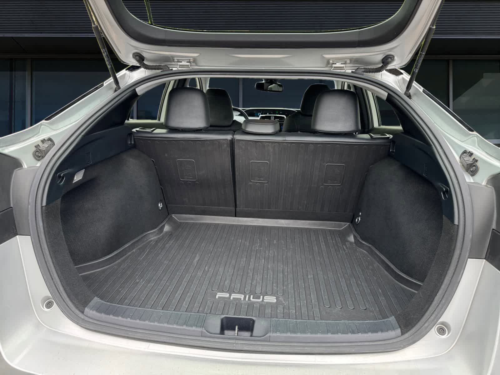 Used 2019 Toyota Prius XLE FWD image 11