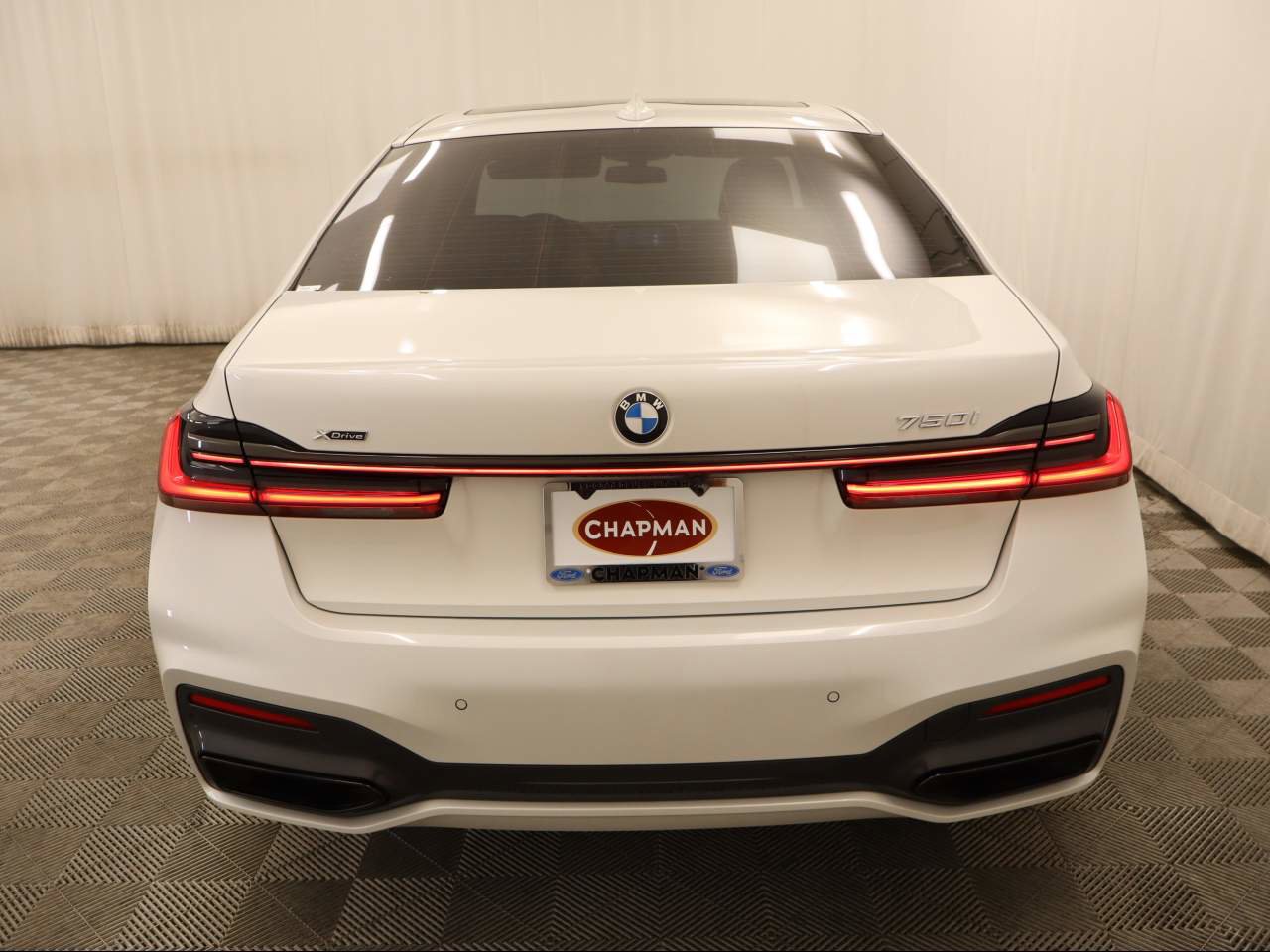 Used 2022 BMW 750i xDrive w/ Executive Package image 5
