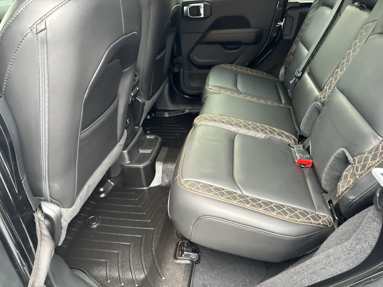 Used 2021 Jeep Wrangler Unlimited Sahara image 15