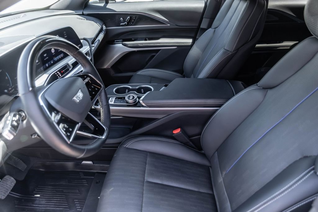 Certified 2025 Cadillac Lyriq Luxury w/ LPO, Floor Liner Package AWD/4WD image 9