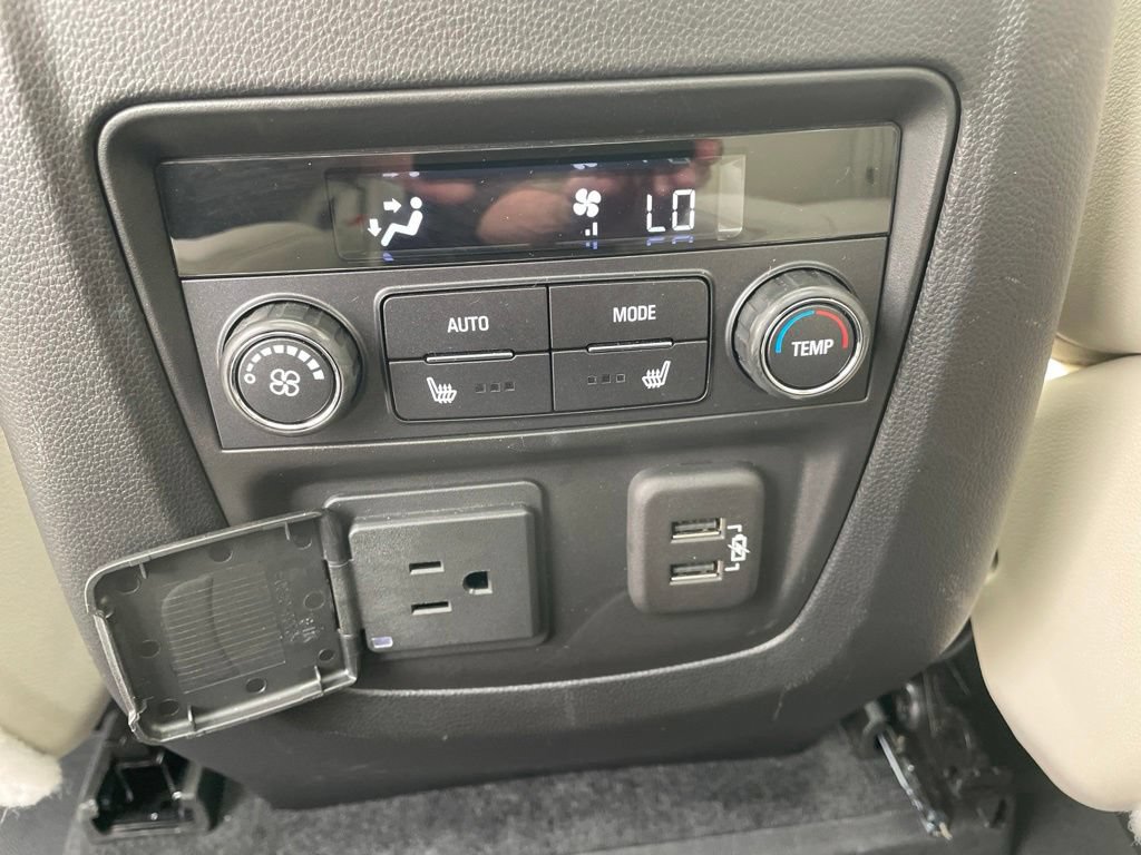 Used 2024 Buick Enclave Premium w/ Experience Buick Package FWD image 31