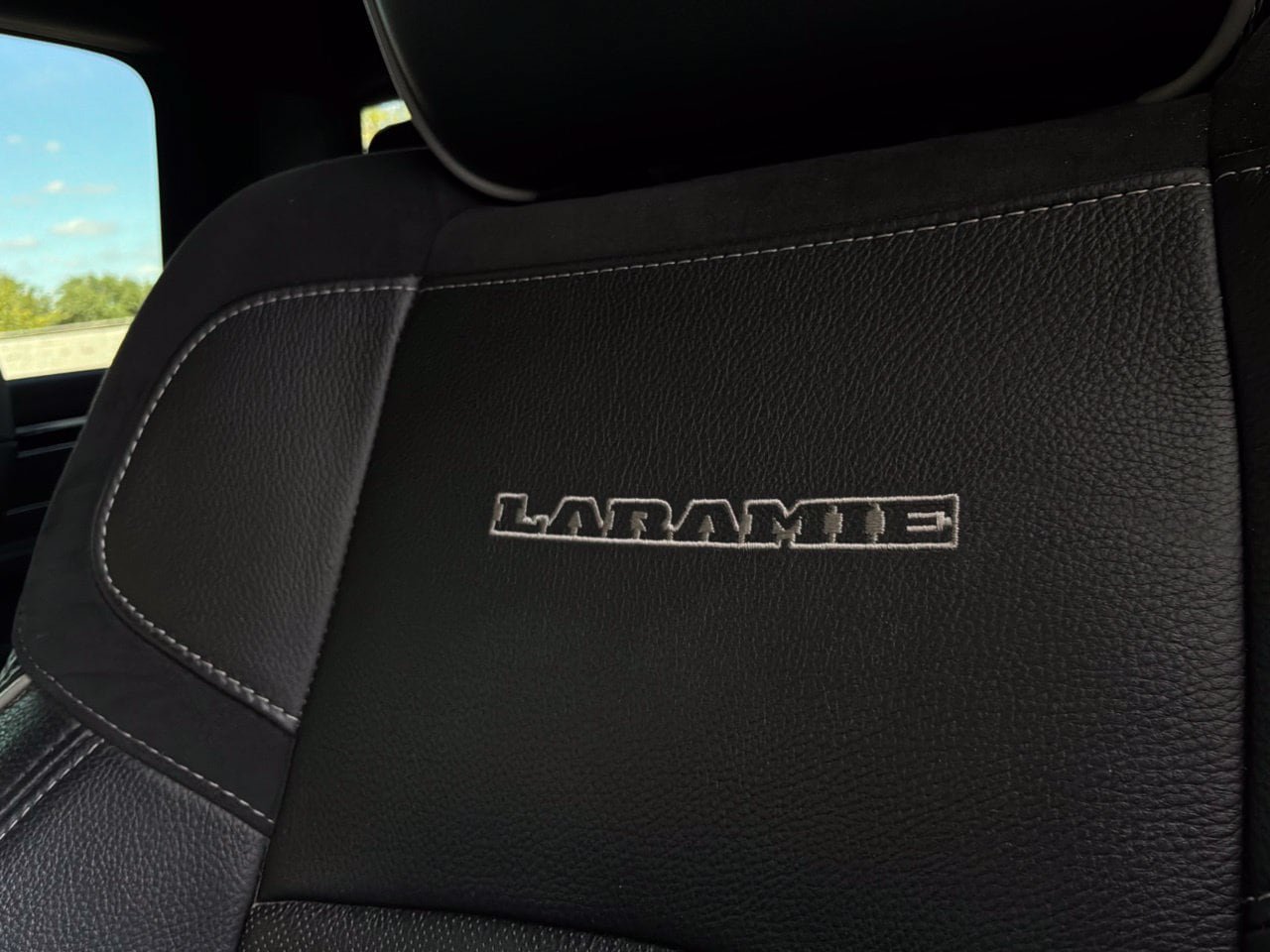 Used 2021 RAM 2500 Laramie w/ Night Edition AWD/4WD image 14