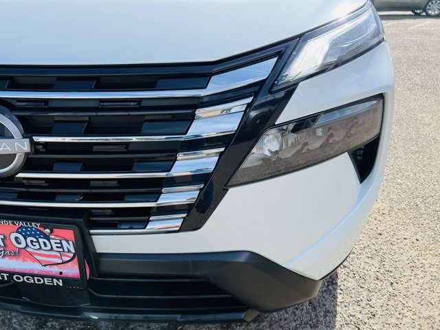 Certified 2025 Nissan Rogue S image 7