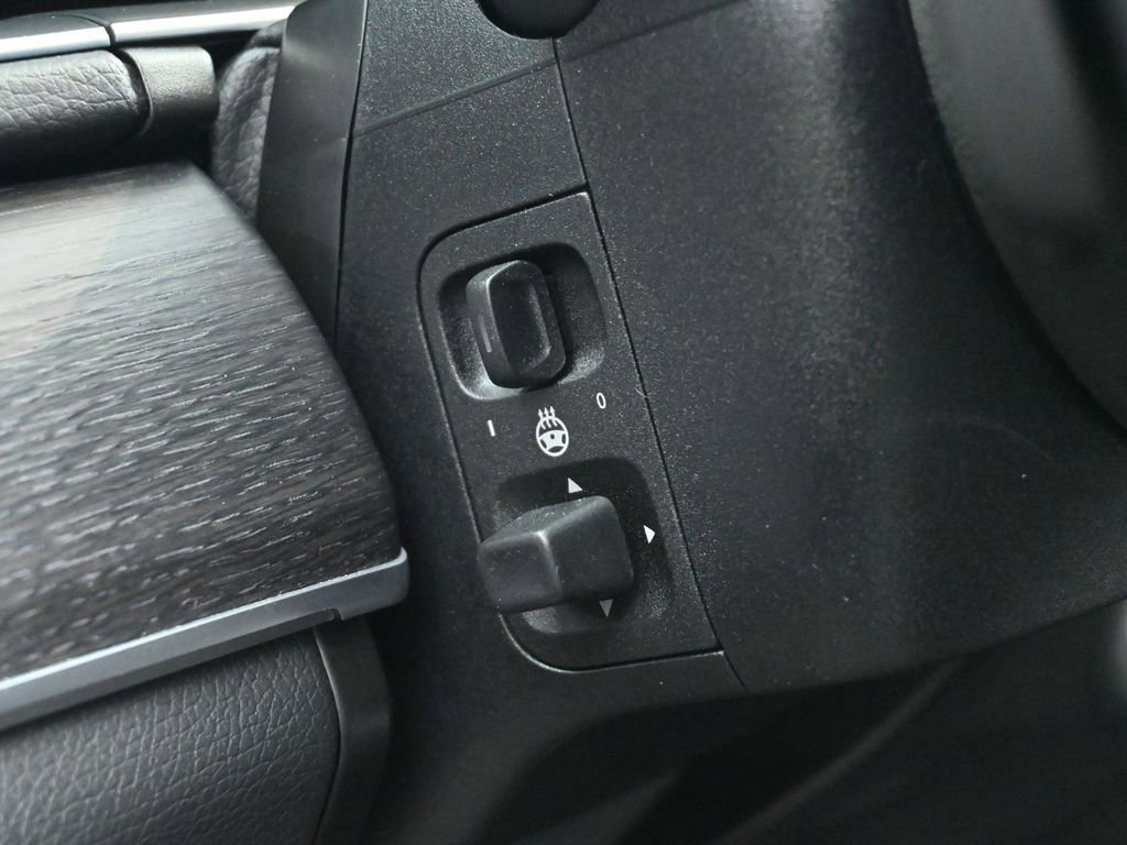 Used 2022 Mercedes-Benz GLS 450 4MATIC image 30