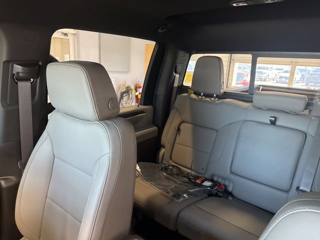 New 2026 GMC Sierra 3500 SLT AWD/4WD image 19