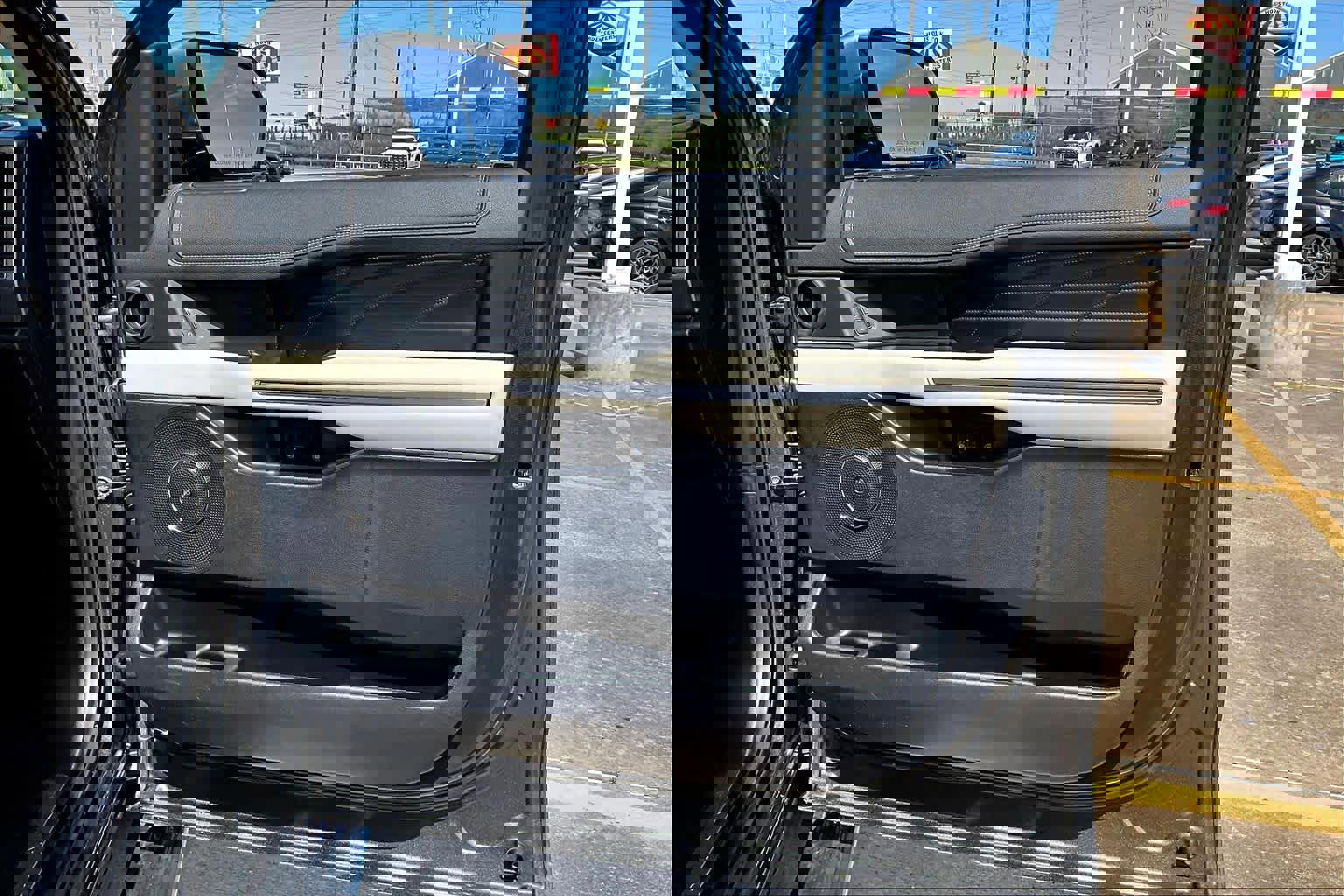 Used 2019 Ford Expedition Max Platinum RWD image 23