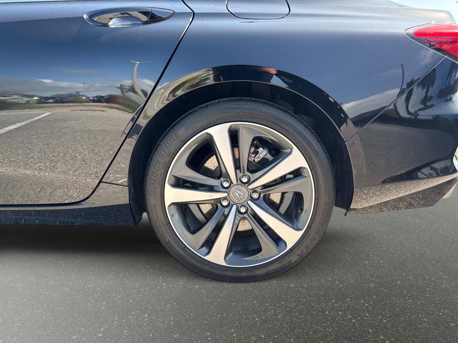 Certified 2025 Acura TLX w/ Technology Package image 9