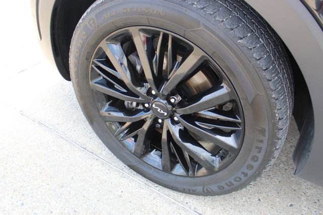 Used 2022 Kia Telluride SX w/ SX Prestige Package image 3