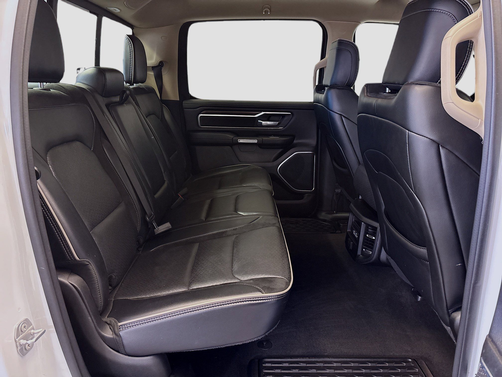 Used 2021 RAM 1500 Laramie image 16