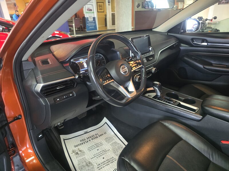 Used 2022 Nissan Altima 2.5 SR FWD image 8