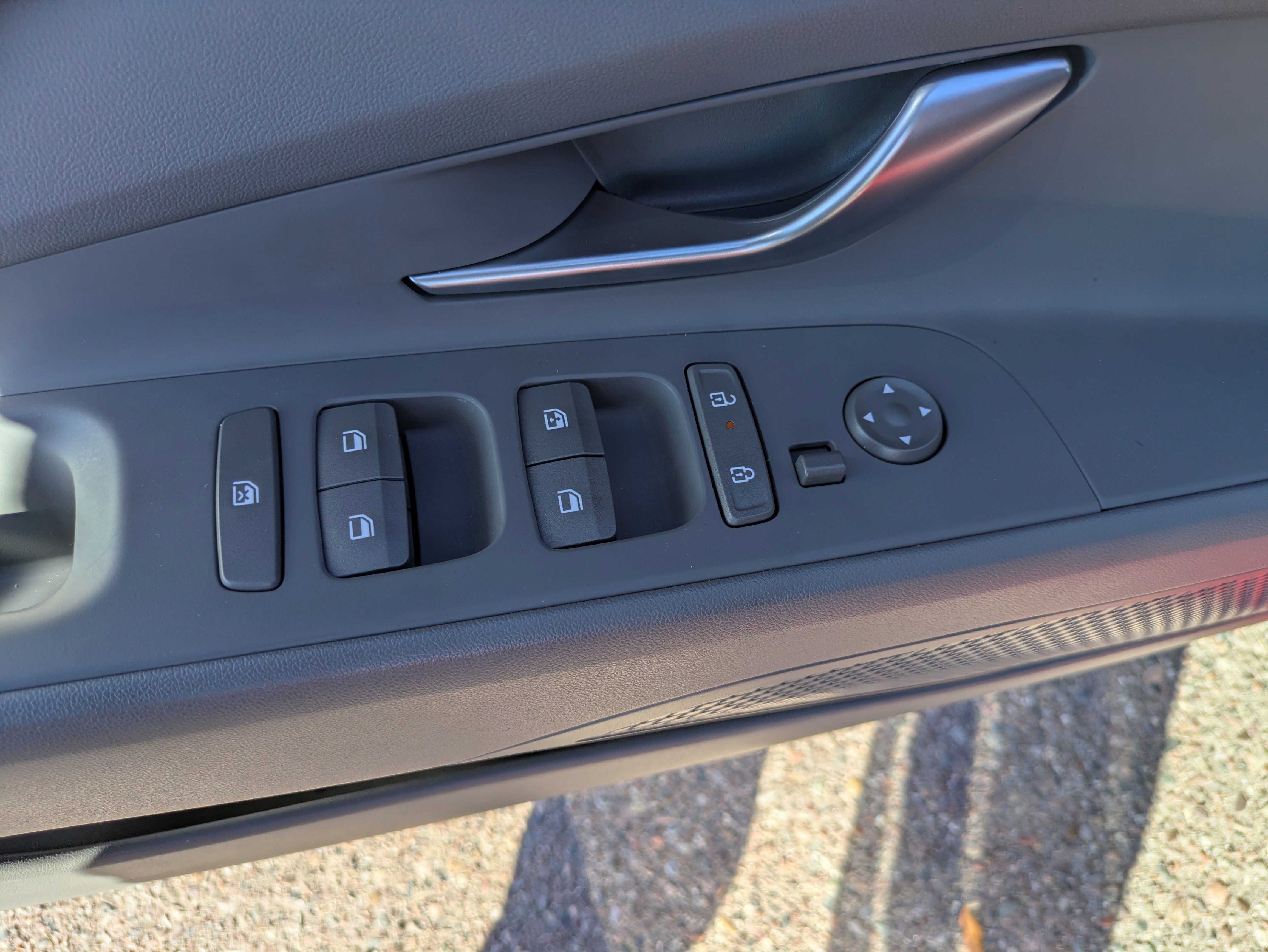 Certified 2025 Hyundai Elantra Sport image 18