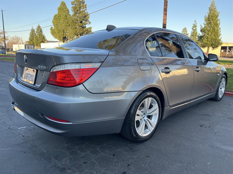 Used 2010 BMW 528i Sedan image 14
