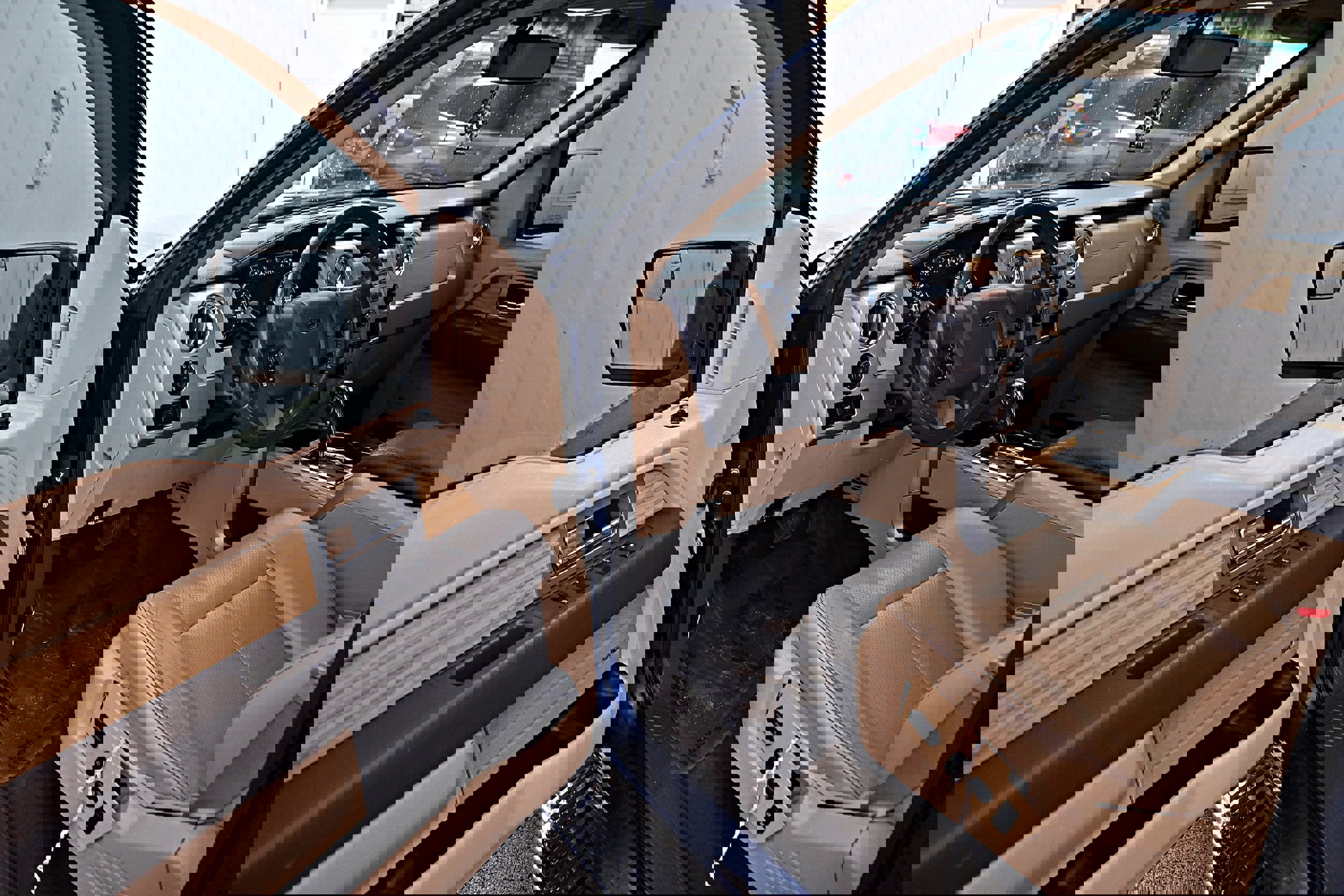 Used 2011 Ford F150 Lariat w/ Max Trailer Tow Pkg image 3