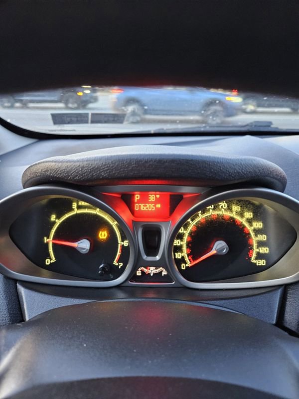 Used 2012 Ford Fiesta SE image 10