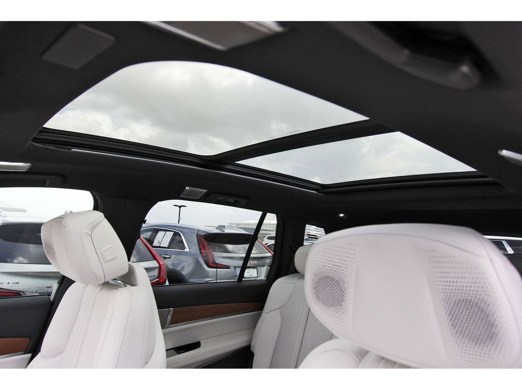New 2026 Cadillac Vistiq Luxury image 23