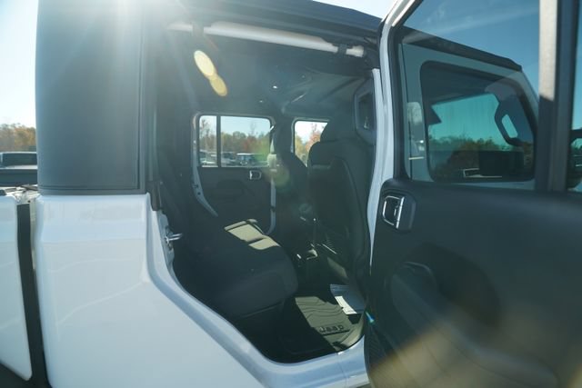 New 2026 Jeep Gladiator Rubicon AWD/4WD image 19