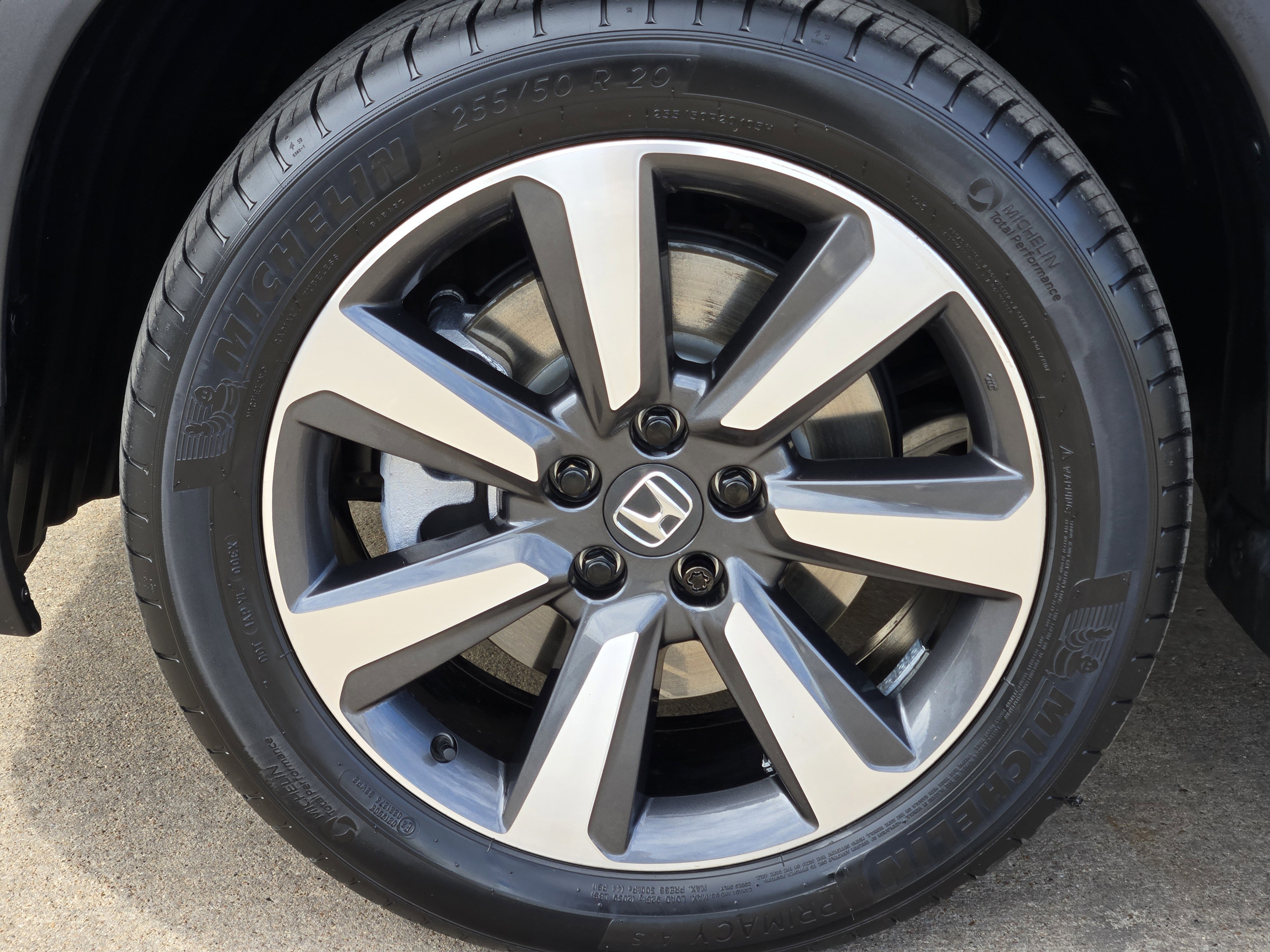 Used 2025 Honda Pilot Touring image 12