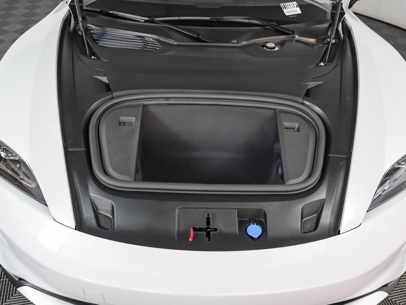 Certified 2025 Porsche Taycan 4 Cross Turismo image 12