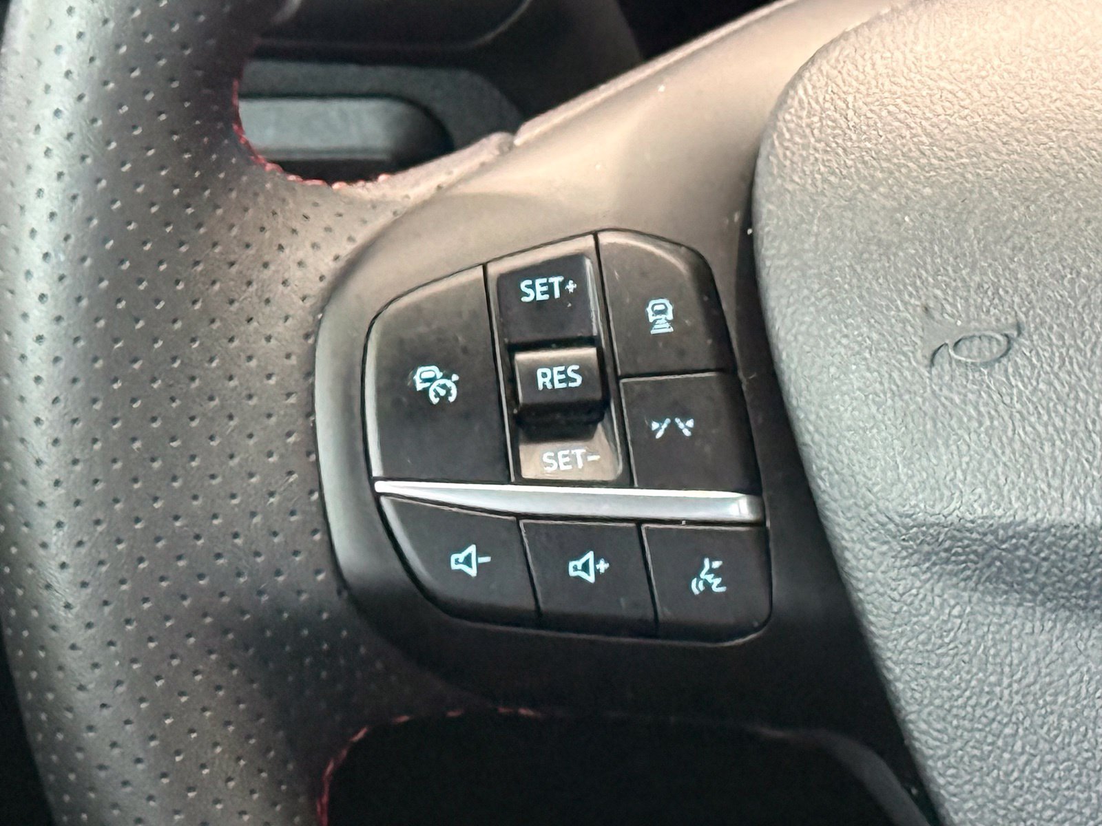 Used 2024 Ford Escape ST-Line Elite w/ Premium Technology Package AWD/4WD image 27