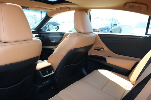 Certified 2024 Lexus ES 300h w/ Premium Package FWD image 9
