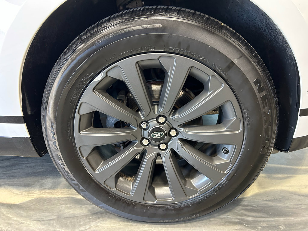 Used 2018 Land Rover Range Rover Velar R-Dynamic SE AWD/4WD image 21