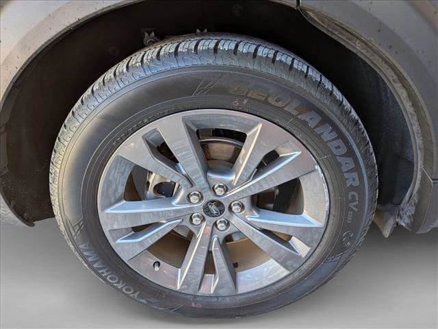 Used 2021 Ford Explorer XLT w/ Equipment Group 202A image 3