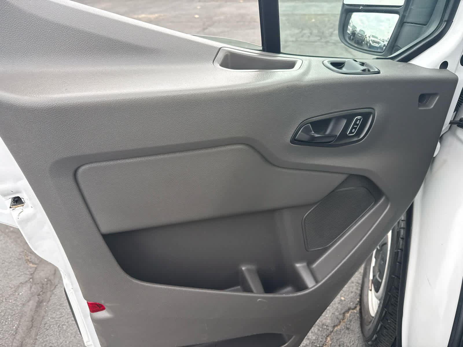 Used 2024 Ford Transit 250 148 Medium Roof w/ Load Area Protection Package RWD image 4