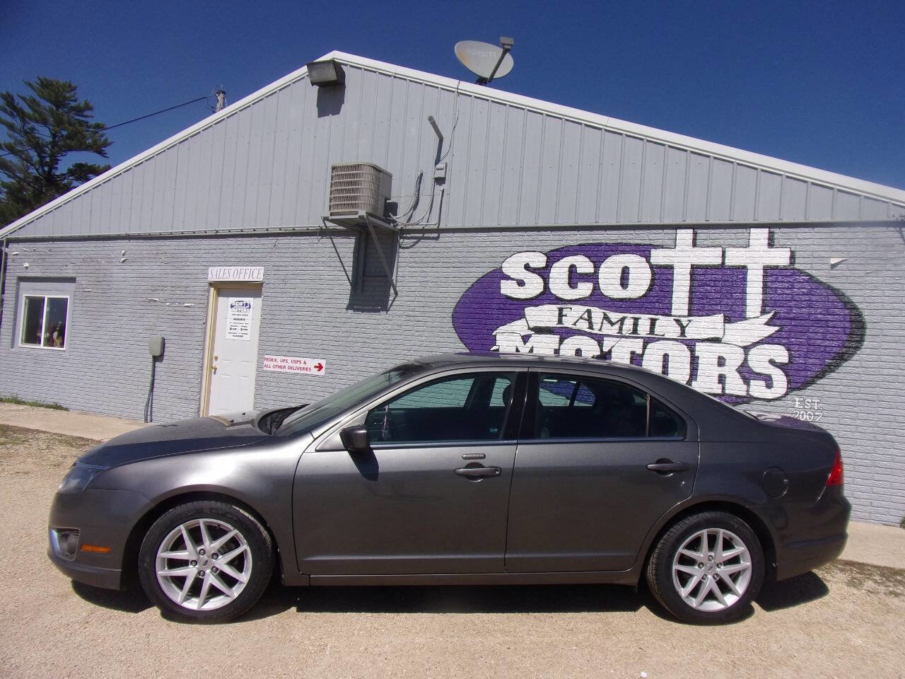 Used 2011 Ford Fusion SEL FWD image 1