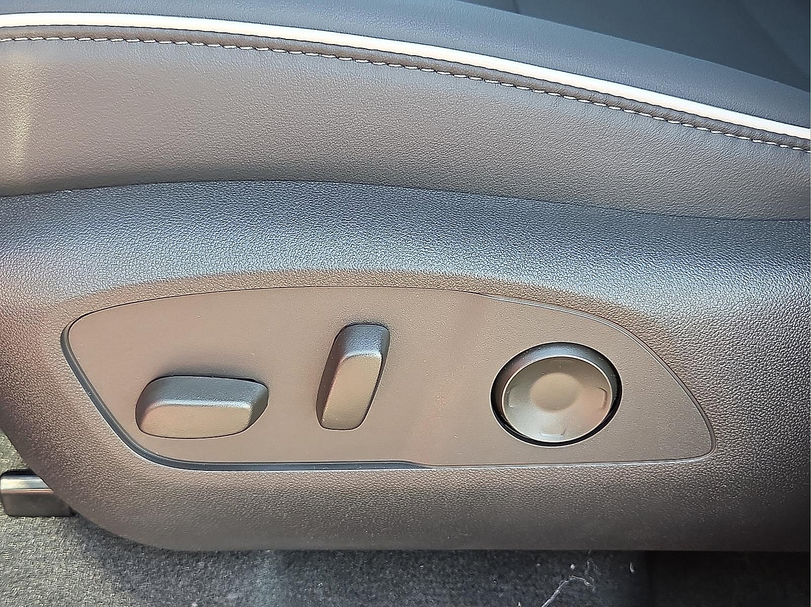 New 2027 Buick Enclave Sport Touring w/ Power Package FWD image 16