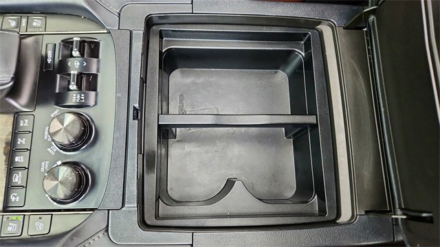 Used 2021 Lexus LX 570 4WD w/ 3rd Row & Luxury Pkg image 55