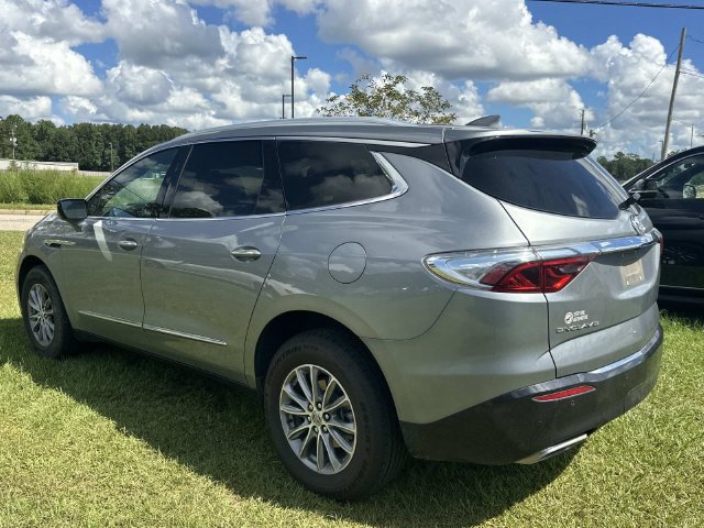 Used 2024 Buick Enclave Essence FWD image 6
