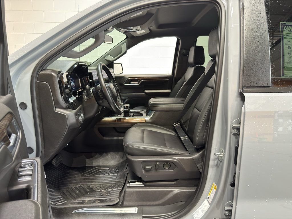 Used 2024 Chevrolet Silverado 1500 RST w/ Convenience Package II AWD/4WD image 18