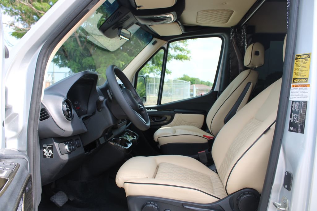 Used 2021 Mercedes-Benz Sprinter 3500 image 18