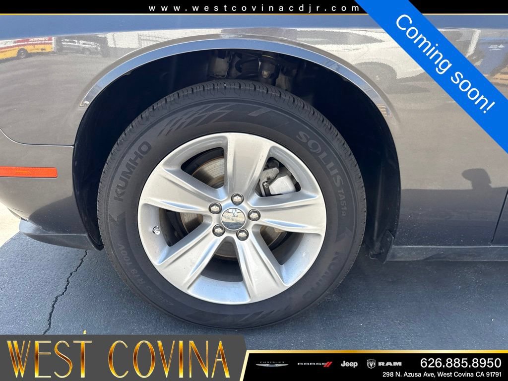 Used 2023 Dodge Challenger SXT RWD image 4