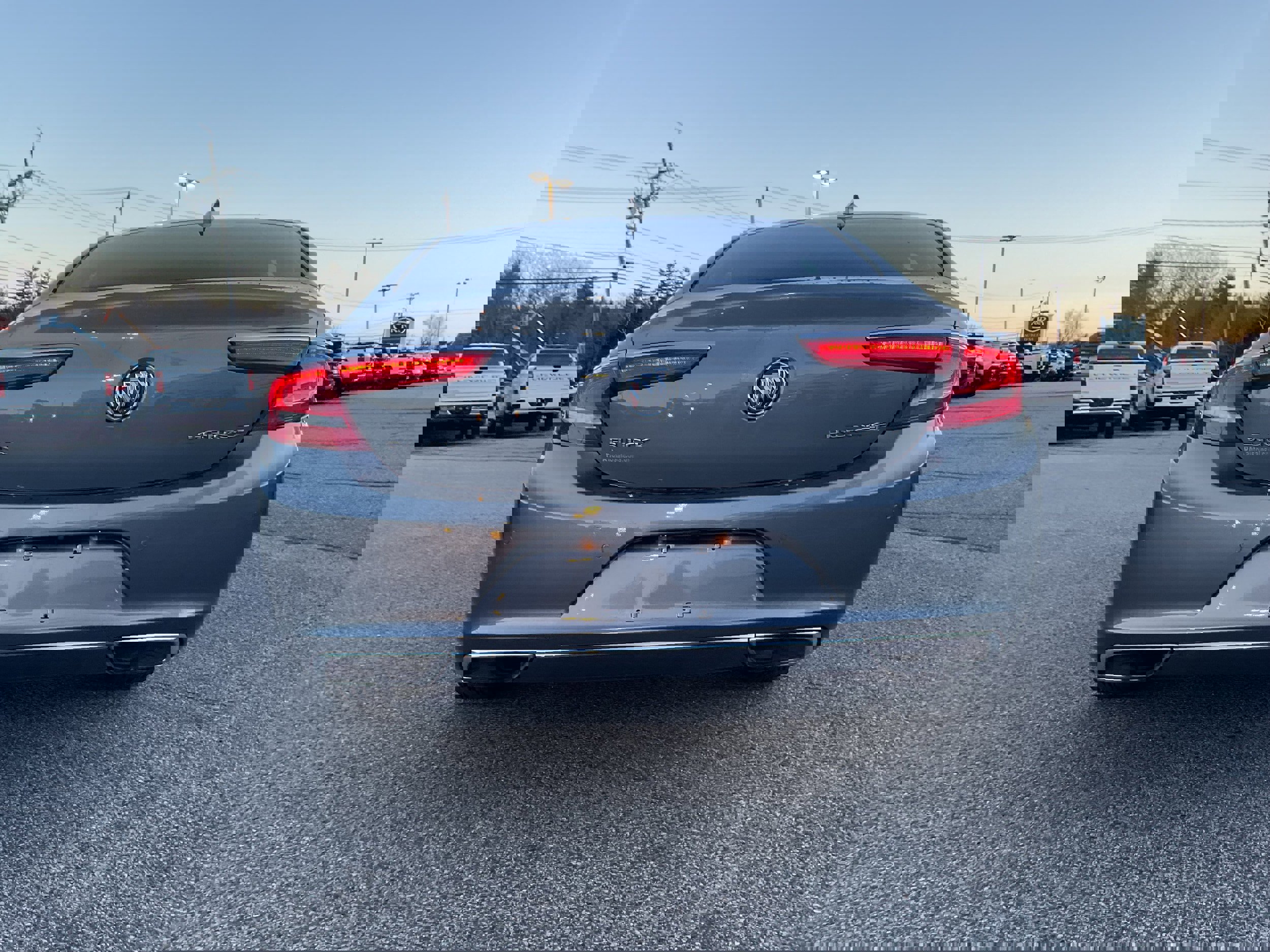 Used 2018 Buick LaCrosse Essence image 4