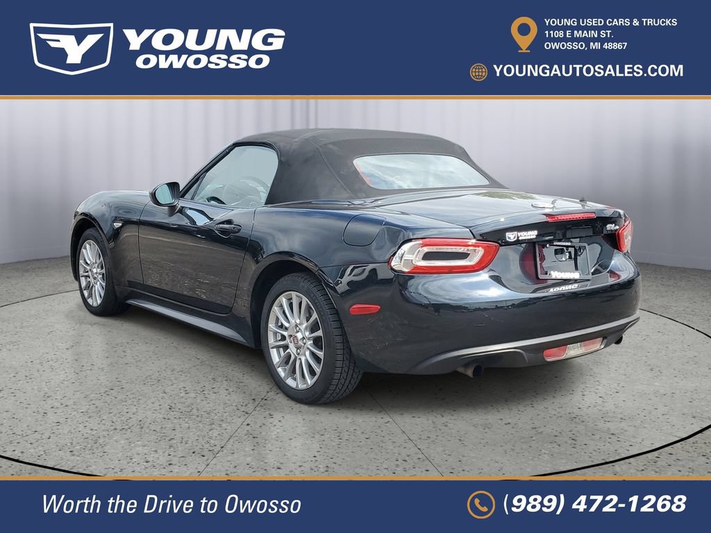 Used 2017 FIAT 124 Spider Classica RWD image 4